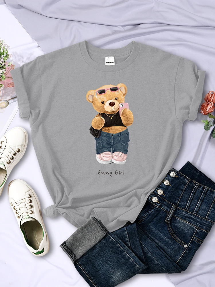 Street Teddy Bear Selfie Swag Girl Funny Printed T-Shirts Women Personality Hip Hop Short Sleeve Summer Breathable Tee Clothing