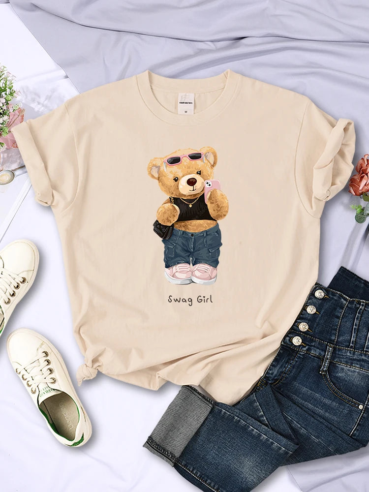 Street Teddy Bear Selfie Swag Girl Funny Printed T-Shirts Women Personality Hip Hop Short Sleeve Summer Breathable Tee Clothing